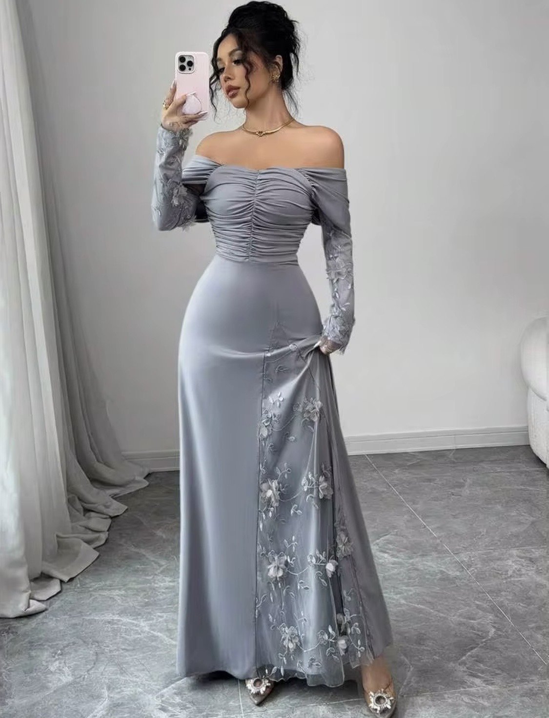 فستان سهرة رصاصي مميز — 2
