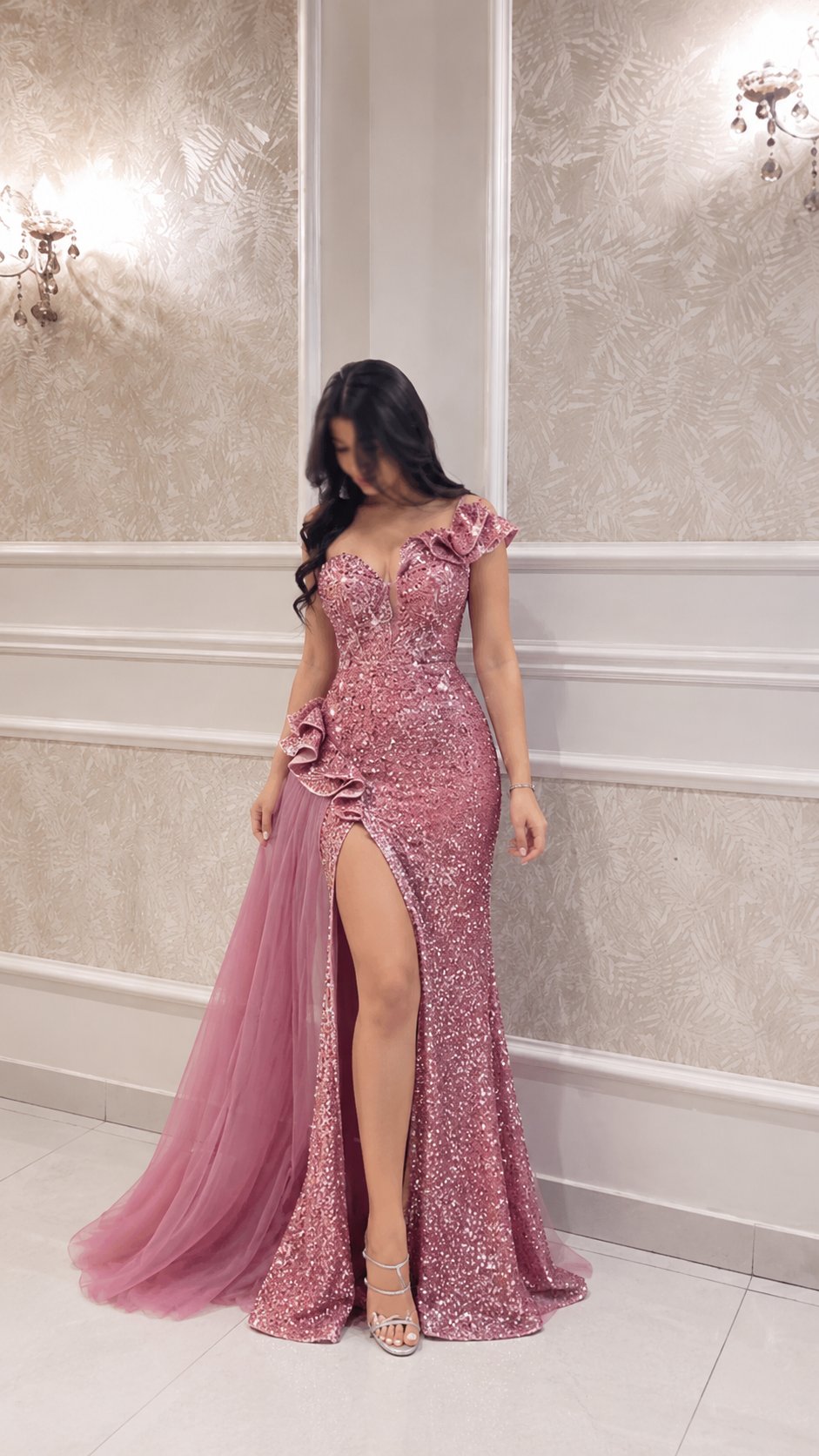 فستان سهرة بتصميم ملكي