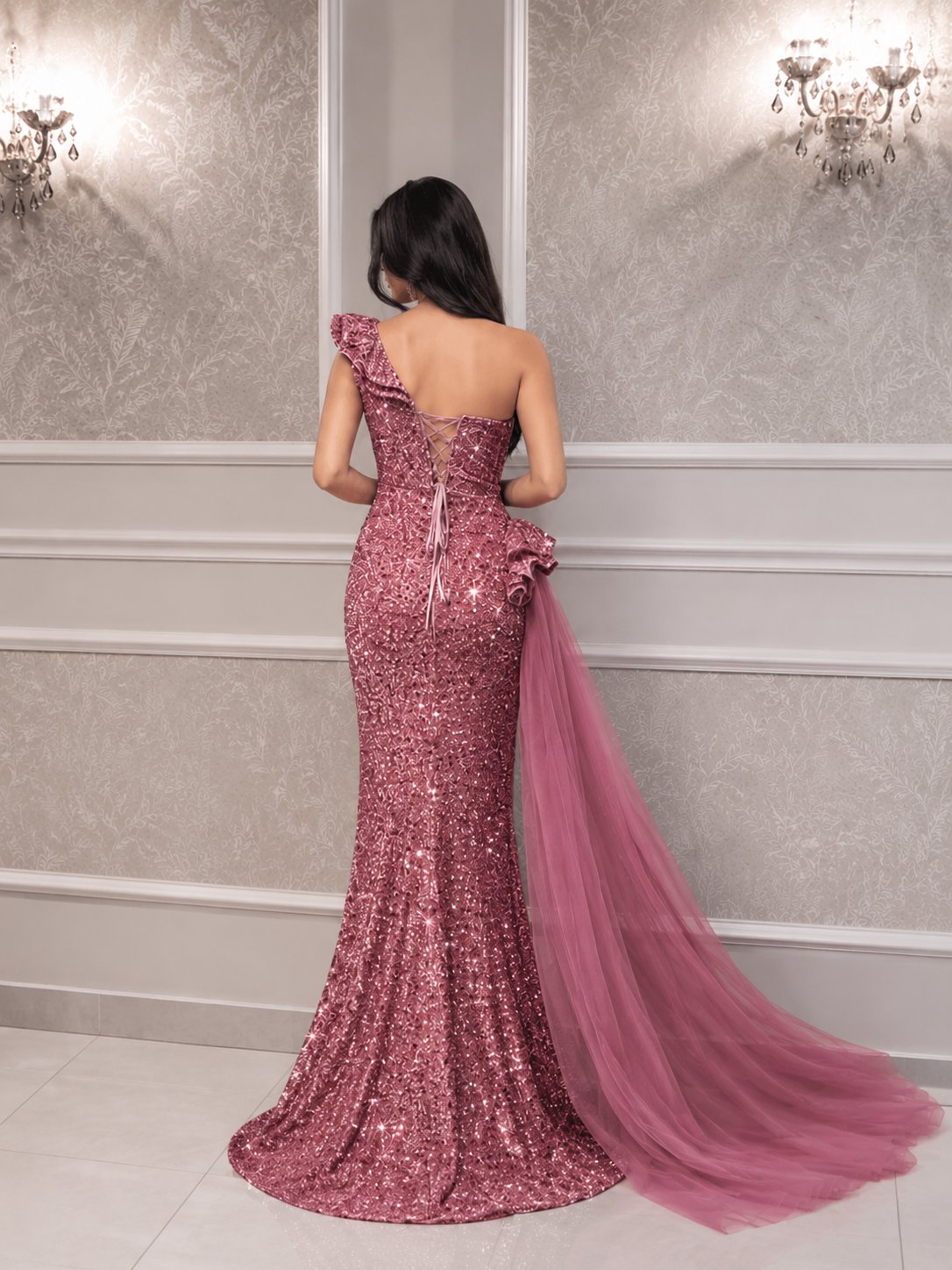 فستان سهرة بتصميم ملكي — 2