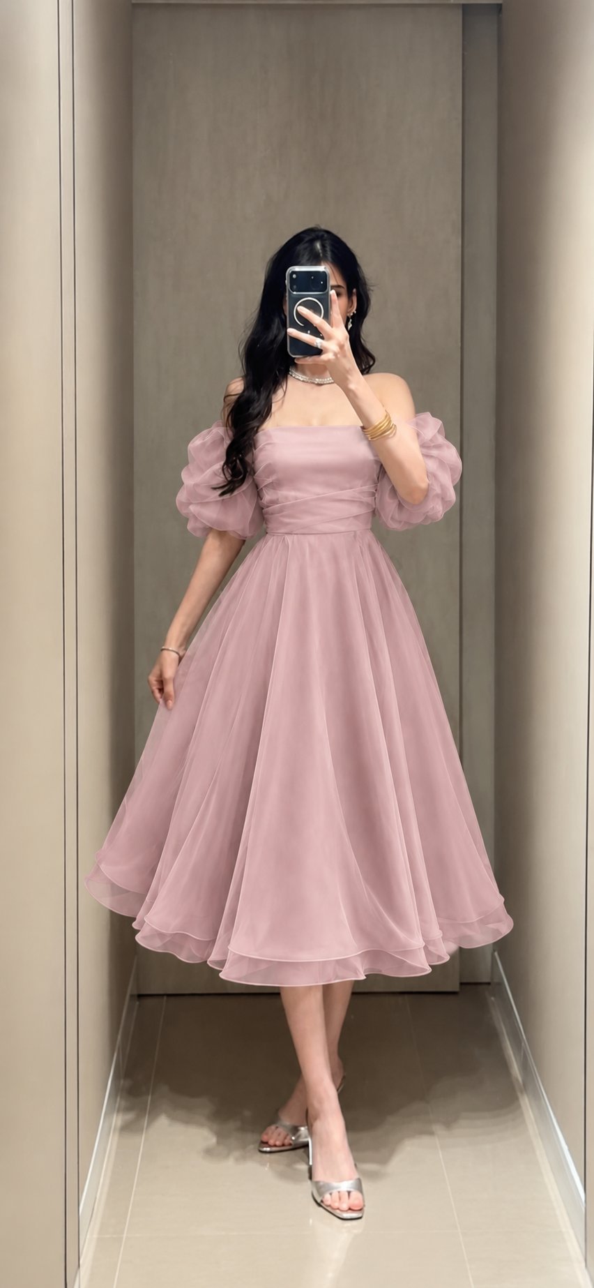 فستان سهرة بتصميم أنيق وعصري