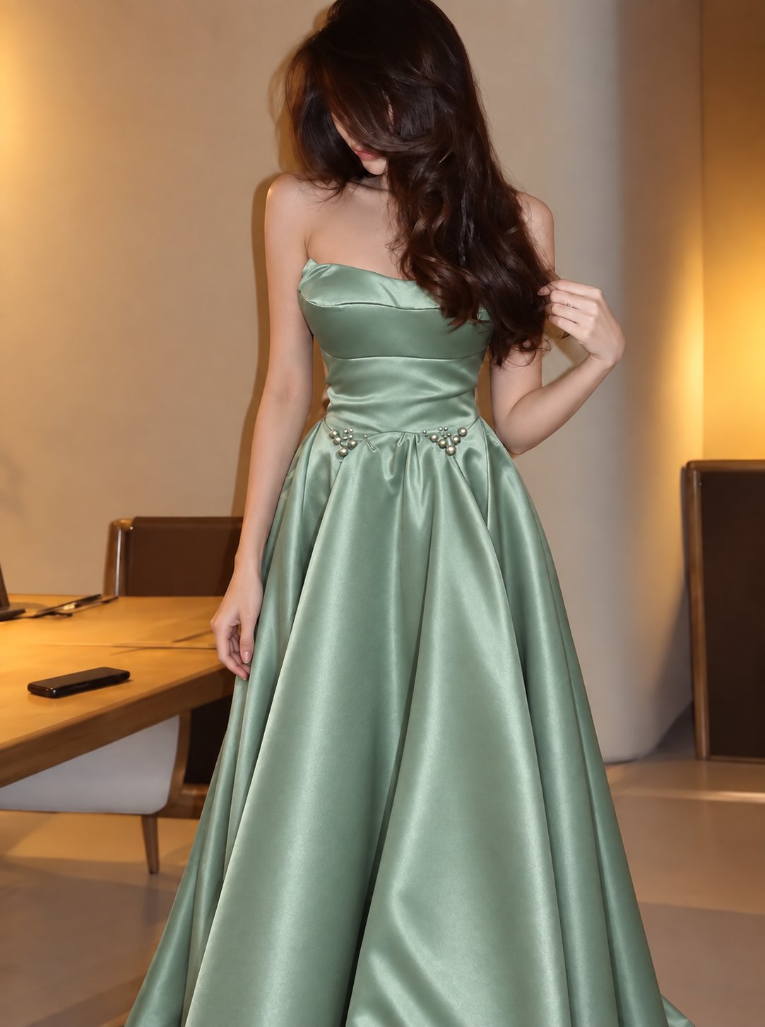 فستان سهرة بتصميم ترندي ملكي — 3