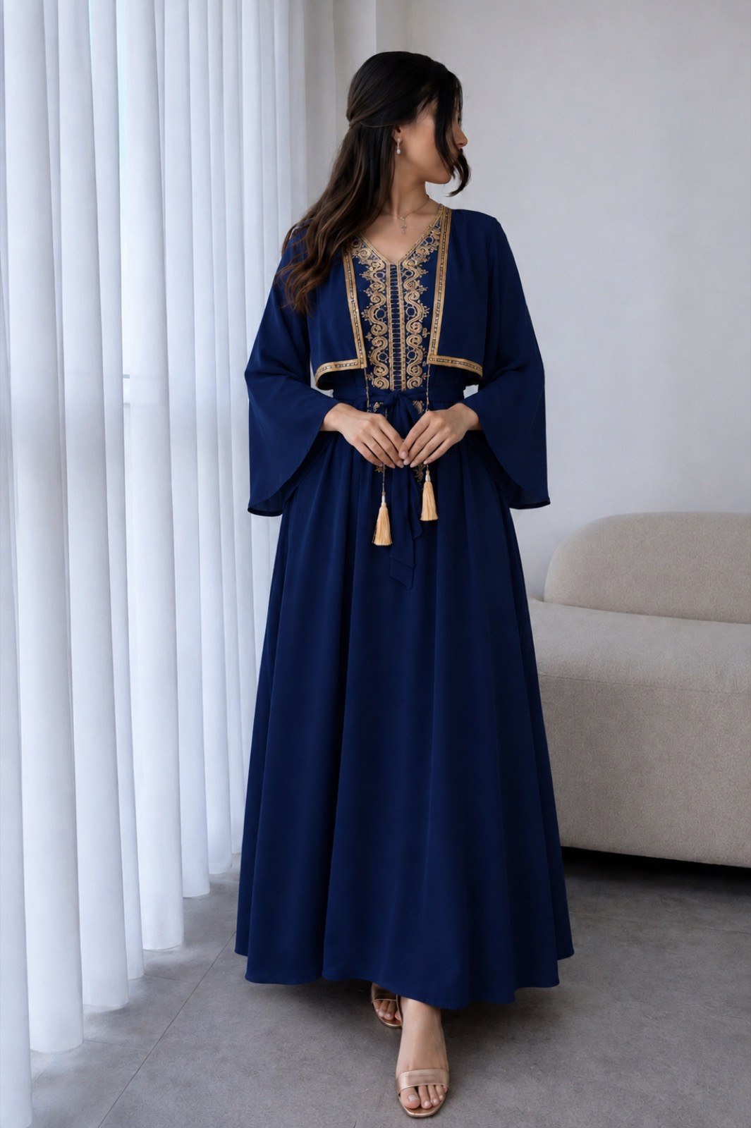 عباية كافتان مطرّزة بالذهبي