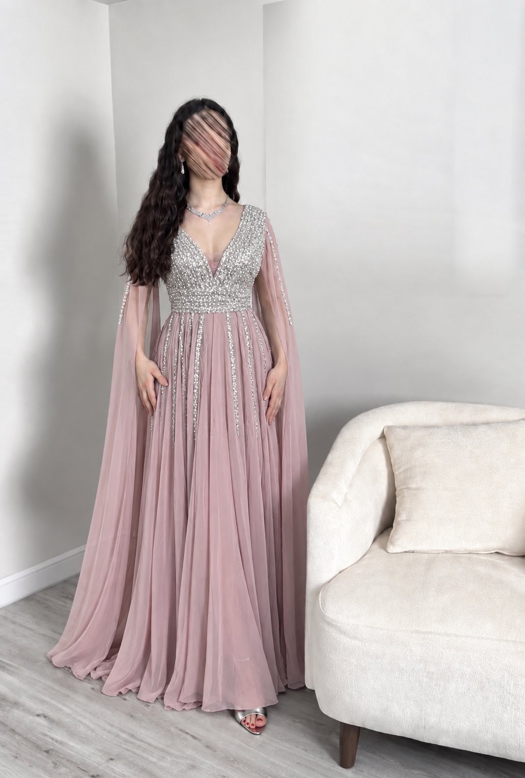 فستان سهرة بتصميم سلطاني فخم — 1