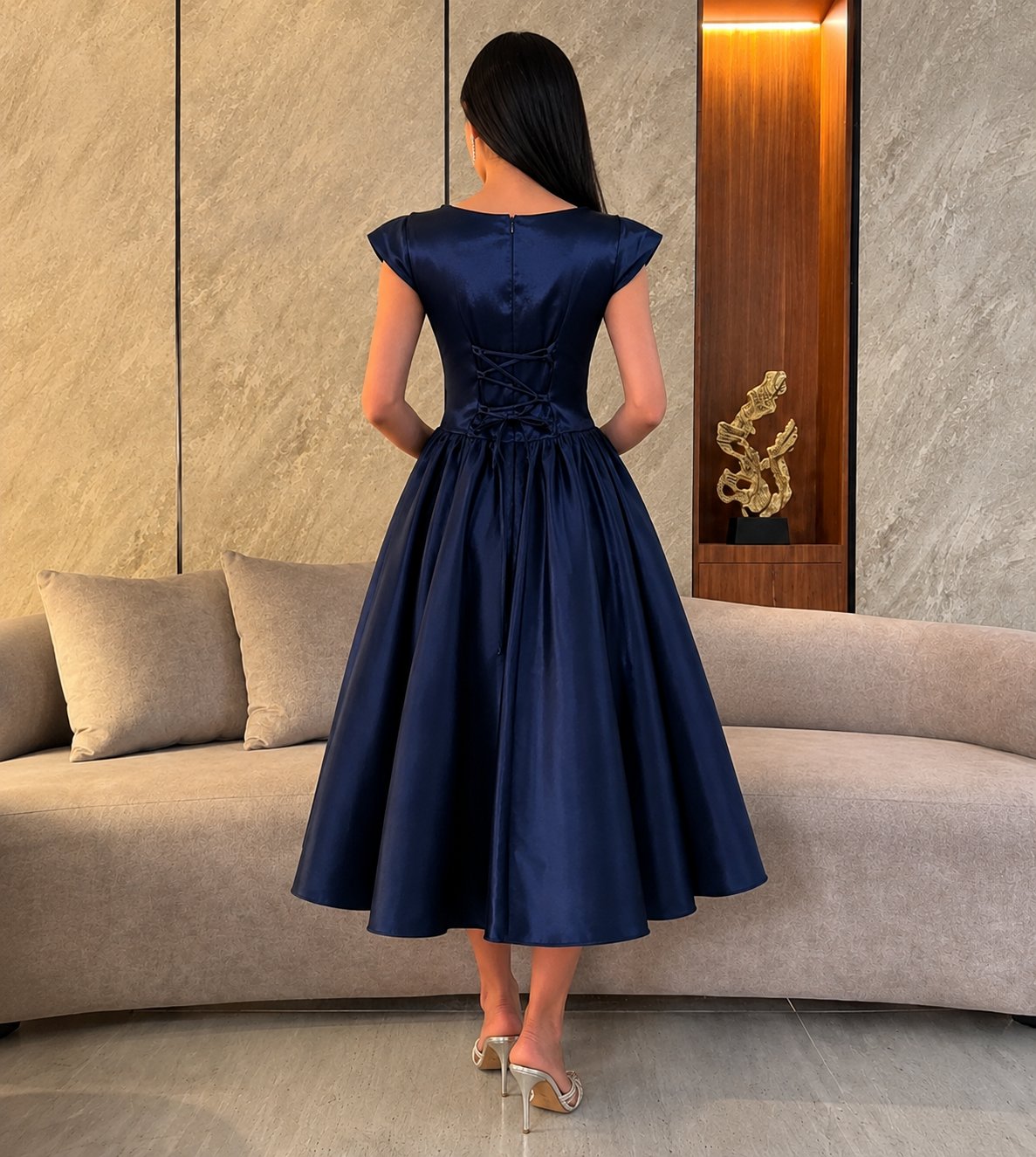 فستان سهرة نيلي بتصميم أنيق — 3