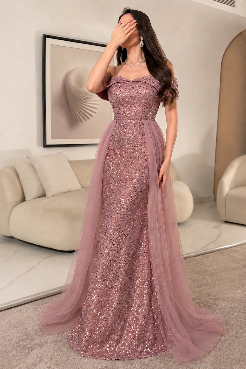 فستان سهرة لامع وانيق